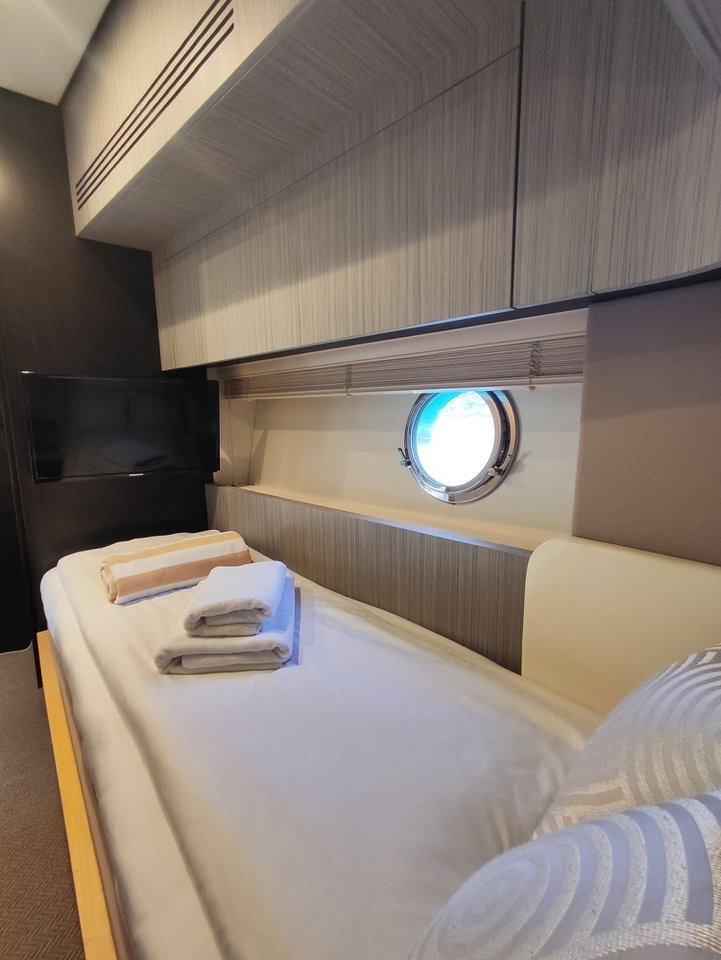 Azimut 55 Fly — photo 11