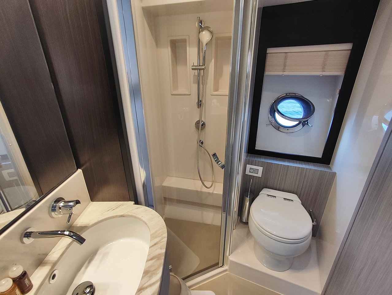 Azimut 55 Fly — photo 12