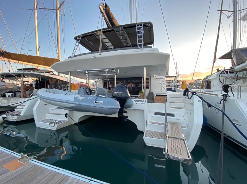 Dufour 48 Catamaran - 5 + 1 cab. — photo 1