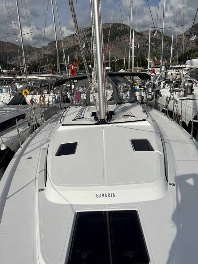 Bavaria C42 — photo 4