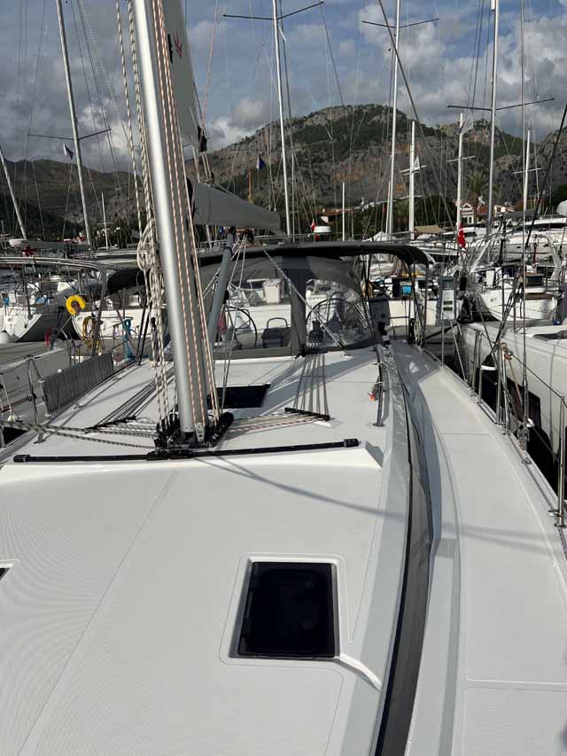 Bavaria C42 — photo 5