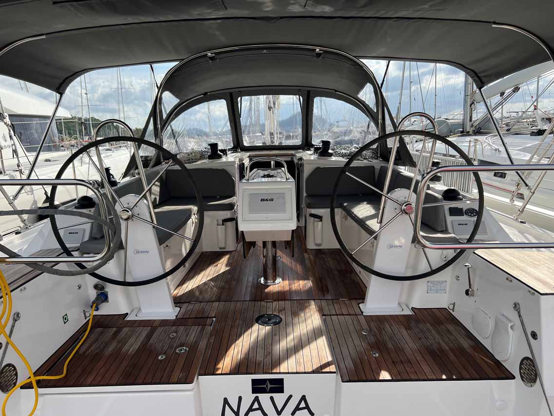 Bavaria C42 — photo 8