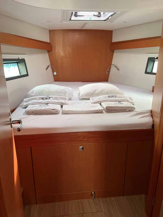 Bavaria C42 — photo 12