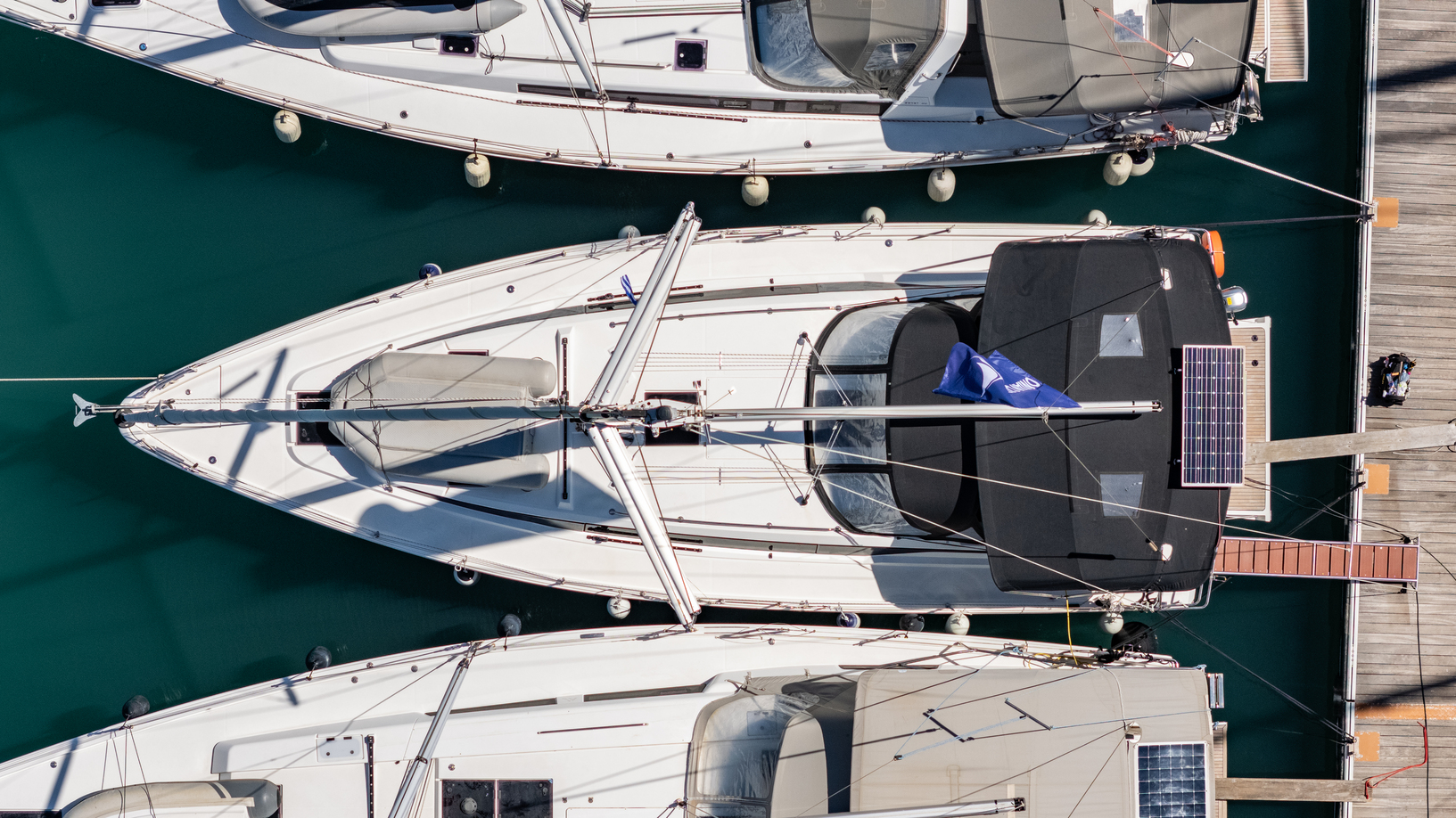 Bavaria C42 — photo 3