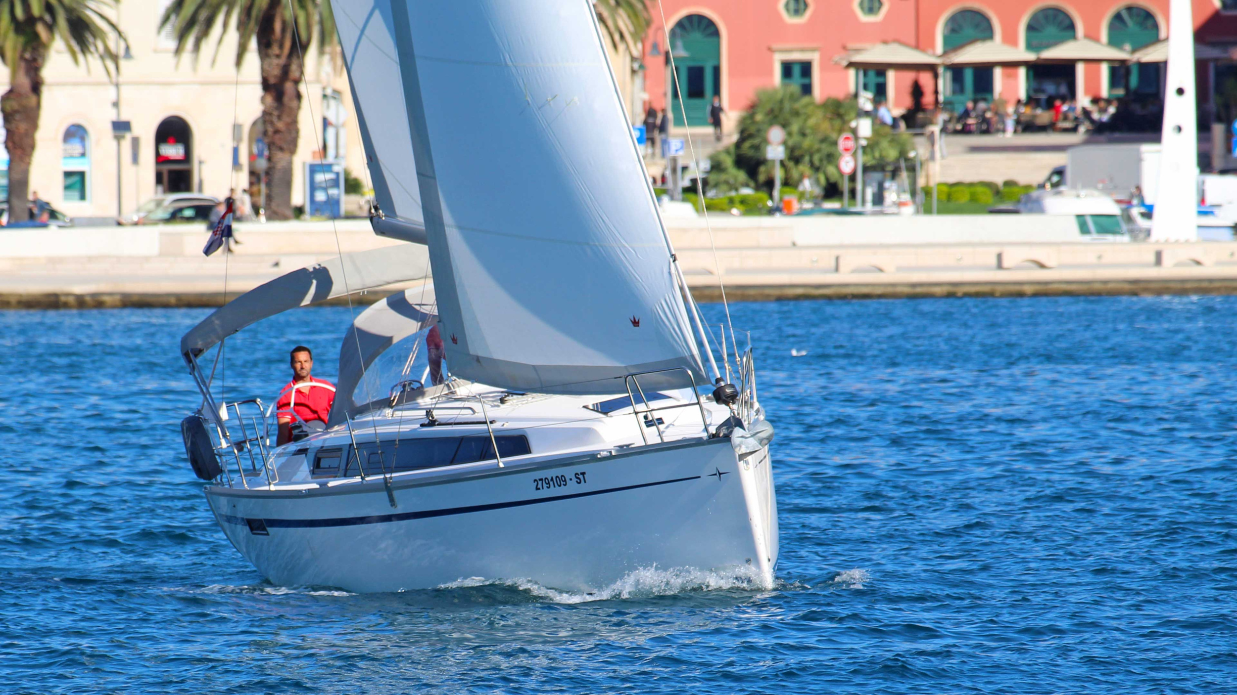 Bavaria Cruiser 34 — photo 4