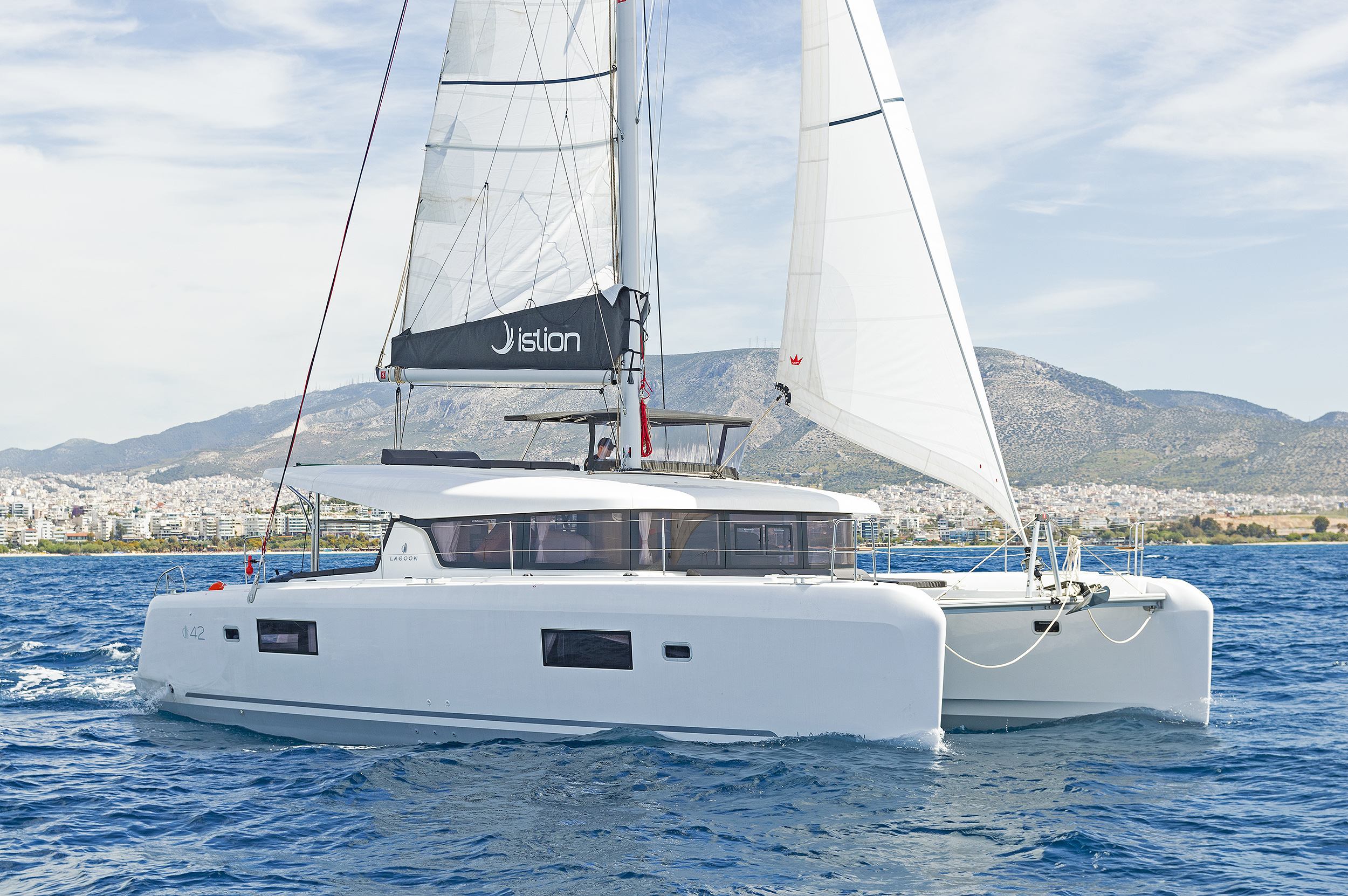 Lagoon 42 - 4 + 2 cab. — photo 4
