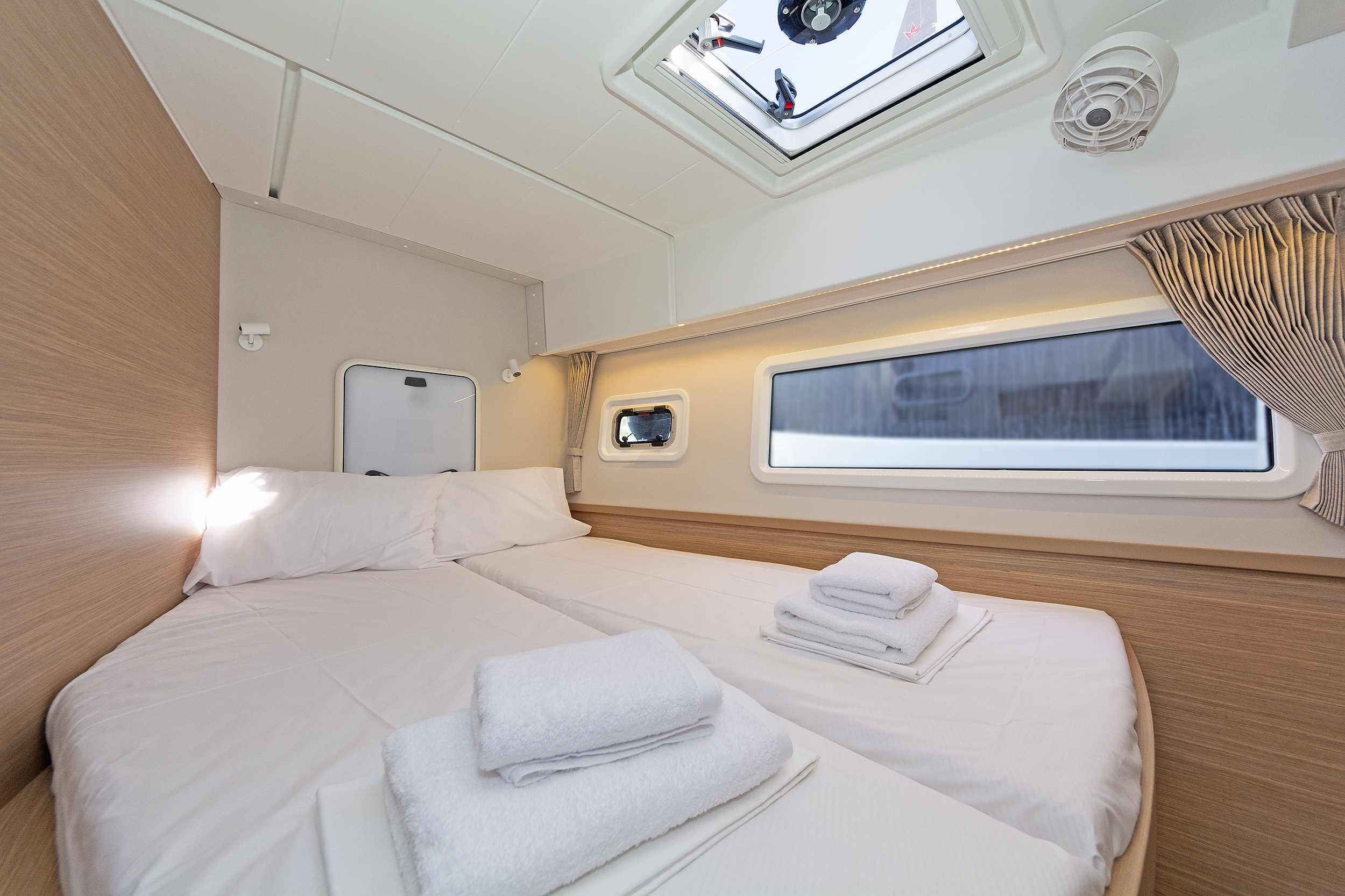 Lagoon 42 - 4 + 2 cab. — photo 12