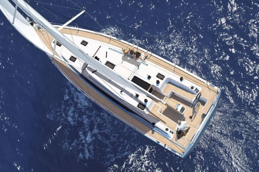 Bavaria C42 — photo 3