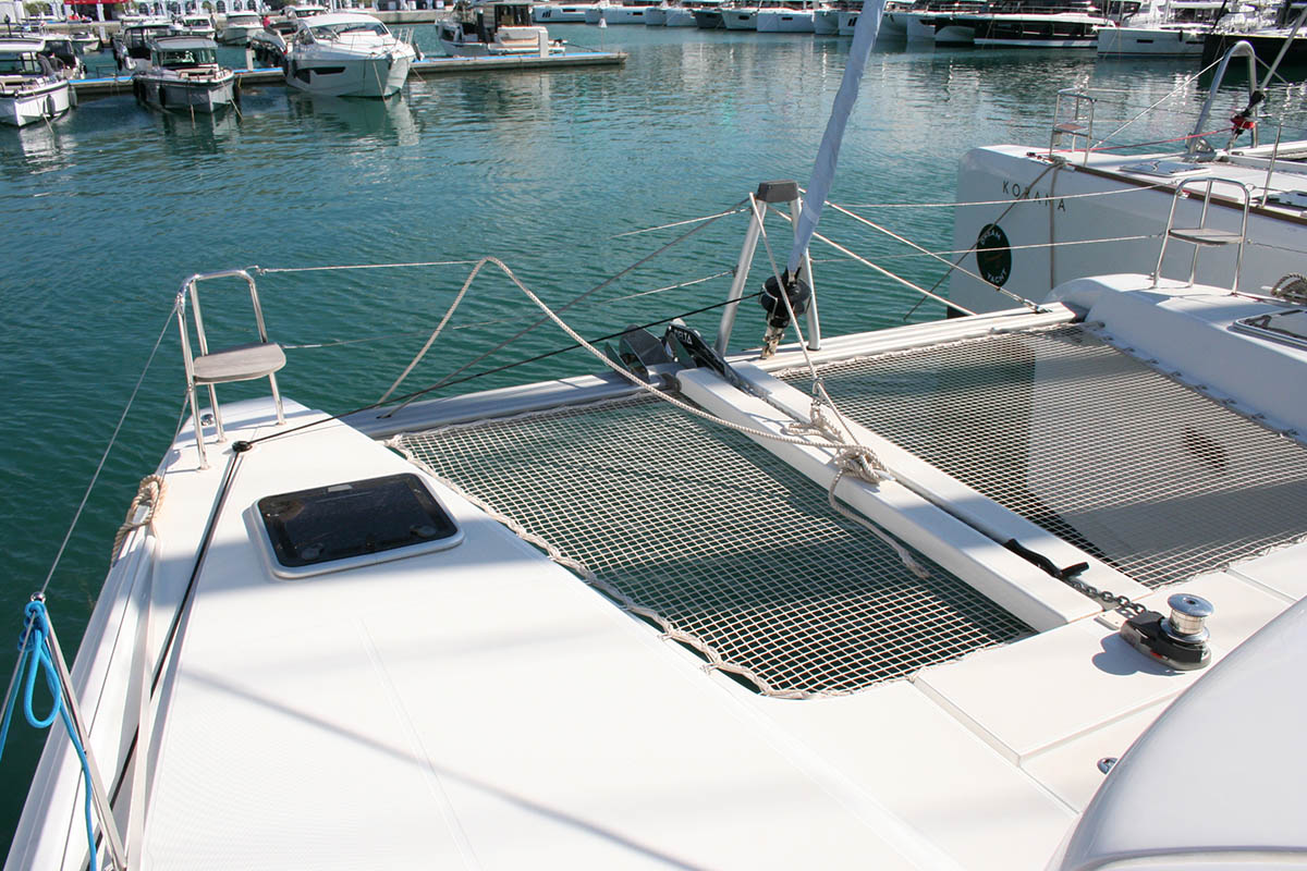 Lagoon 42 - 4 + 2 cab. — photo 13