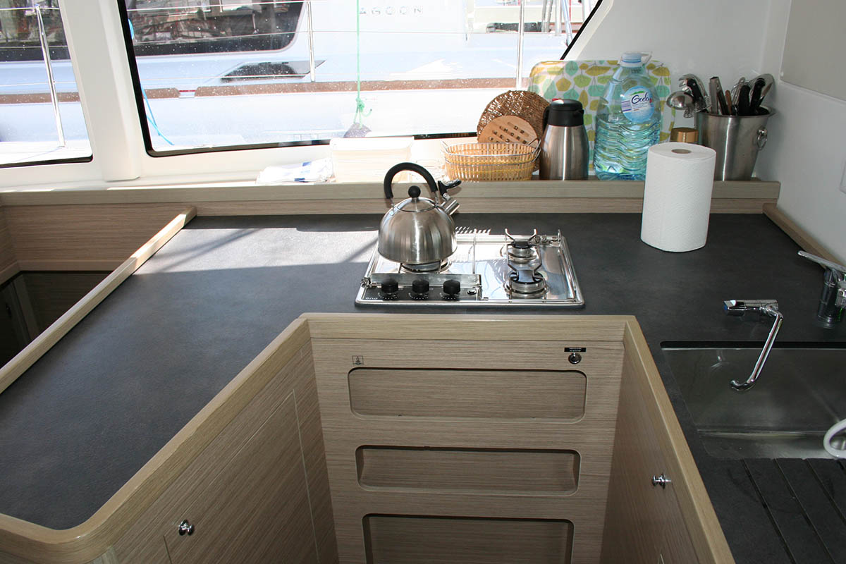 Lagoon 42 - 4 + 2 cab. — photo 16