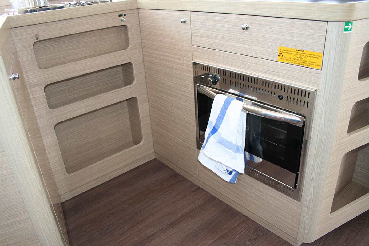 Lagoon 42 - 4 + 2 cab. — photo 17