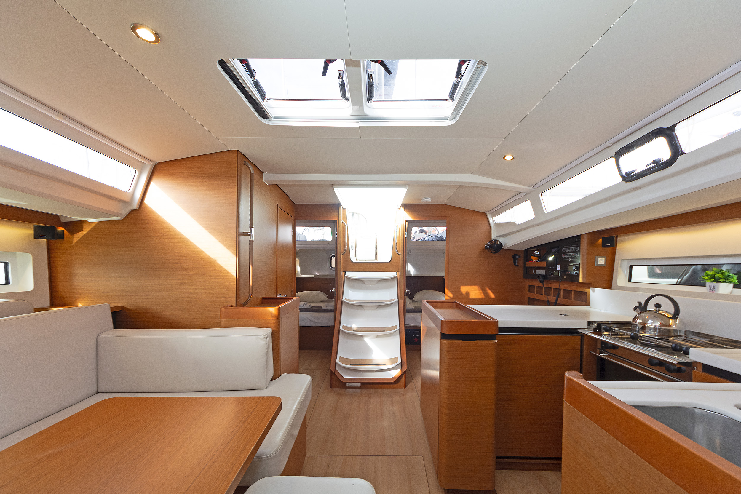 Sun Odyssey 440 - 4 cab. — photo 4