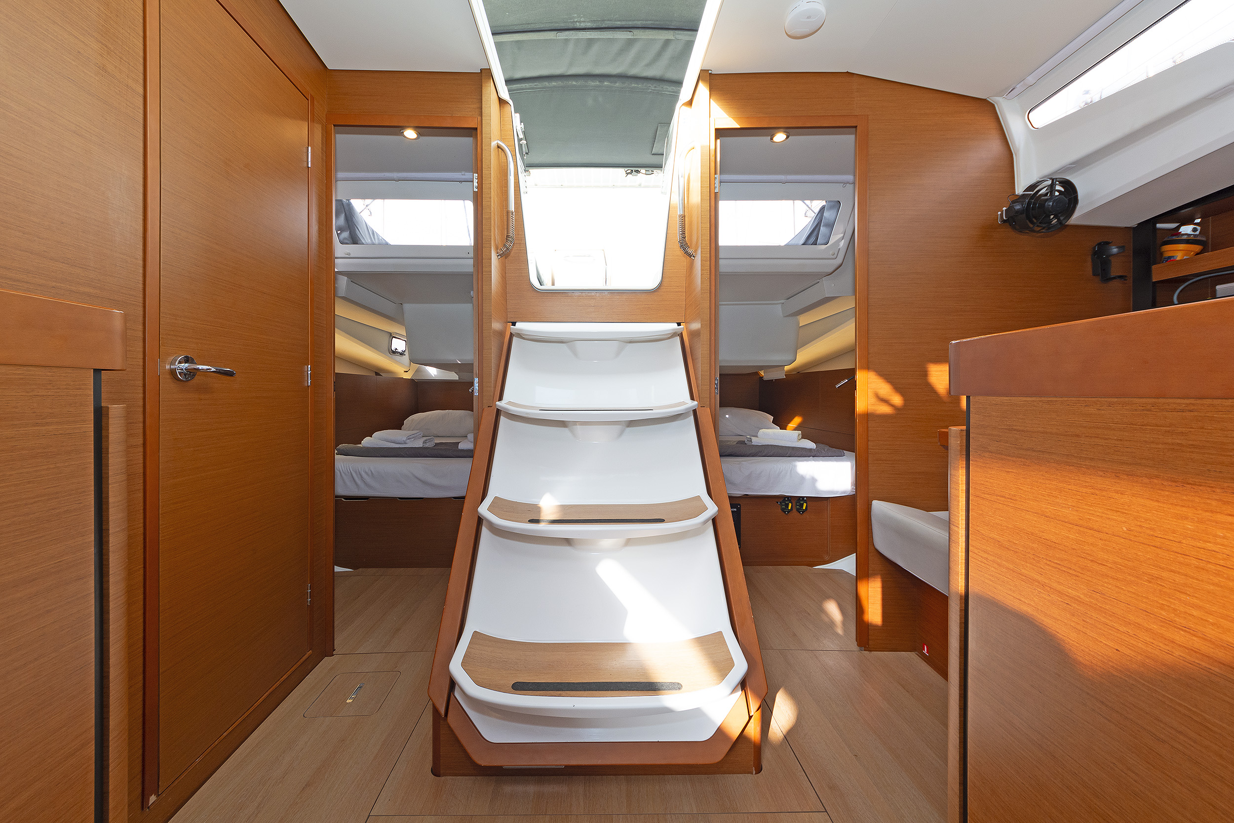 Sun Odyssey 440 - 4 cab. — photo 8