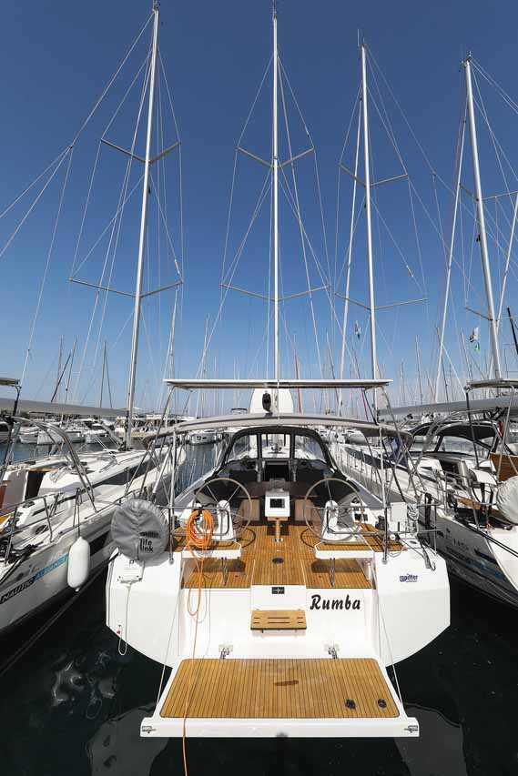 Bavaria C42 — photo 3