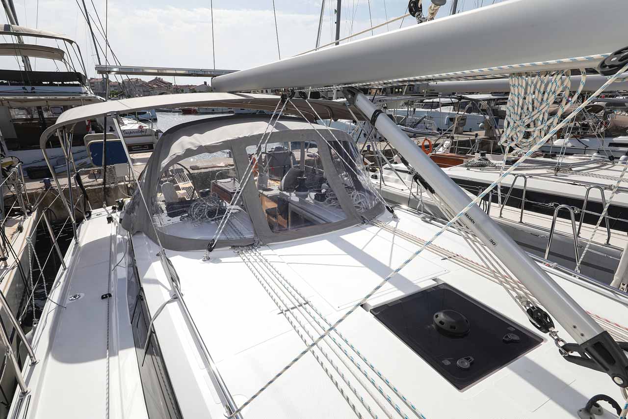 Bavaria C42 — photo 5