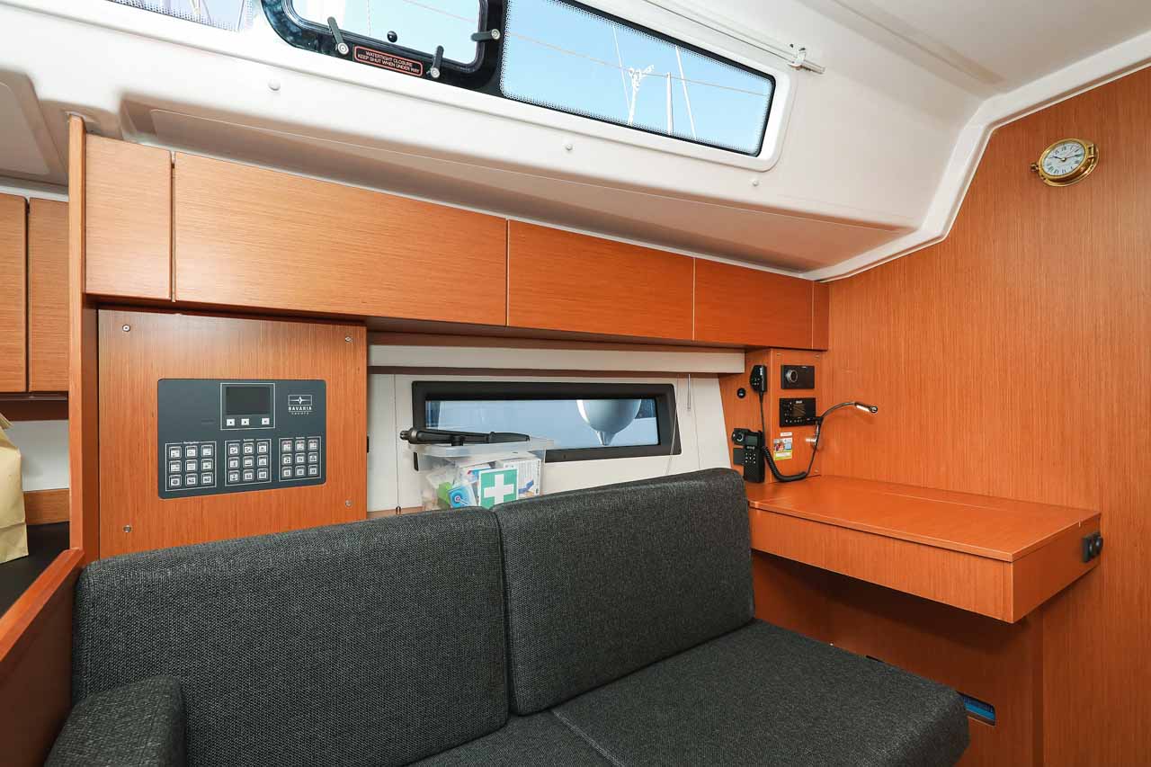 Bavaria C42 — photo 13