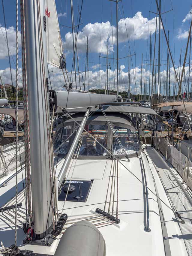 Bavaria C42 — photo 7