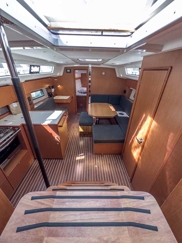 Bavaria C42 — photo 8