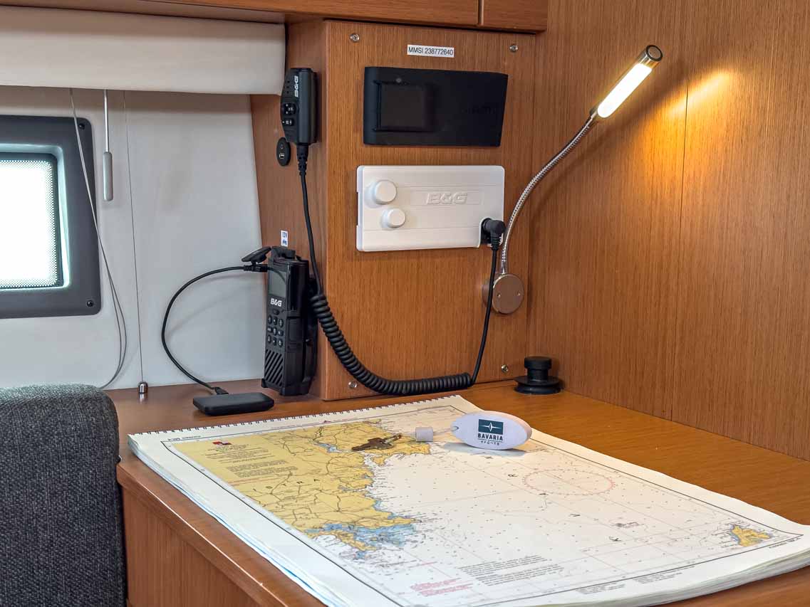 Bavaria C42 — photo 11