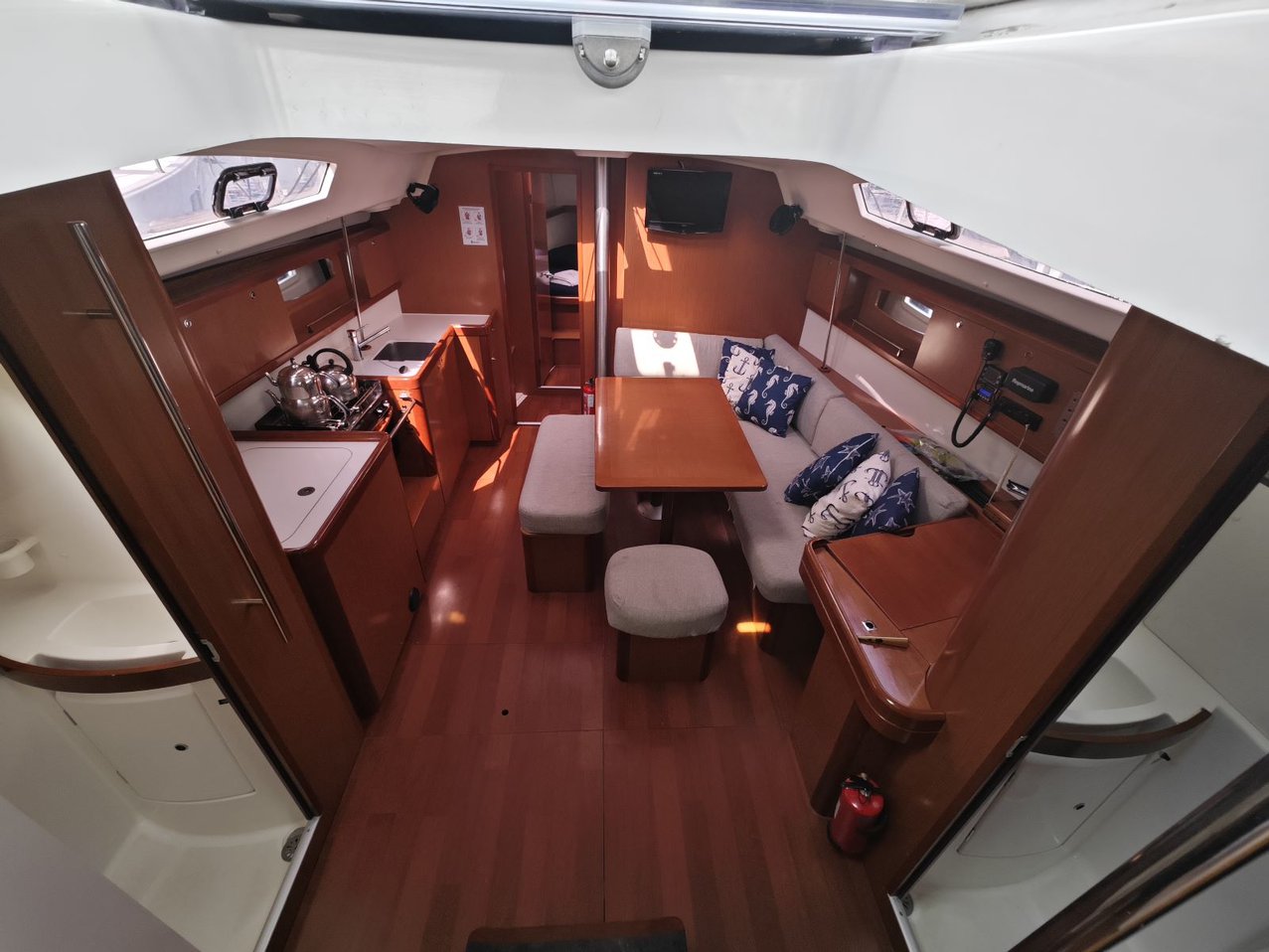 Oceanis 43 Family - 4 cab. — photo 7