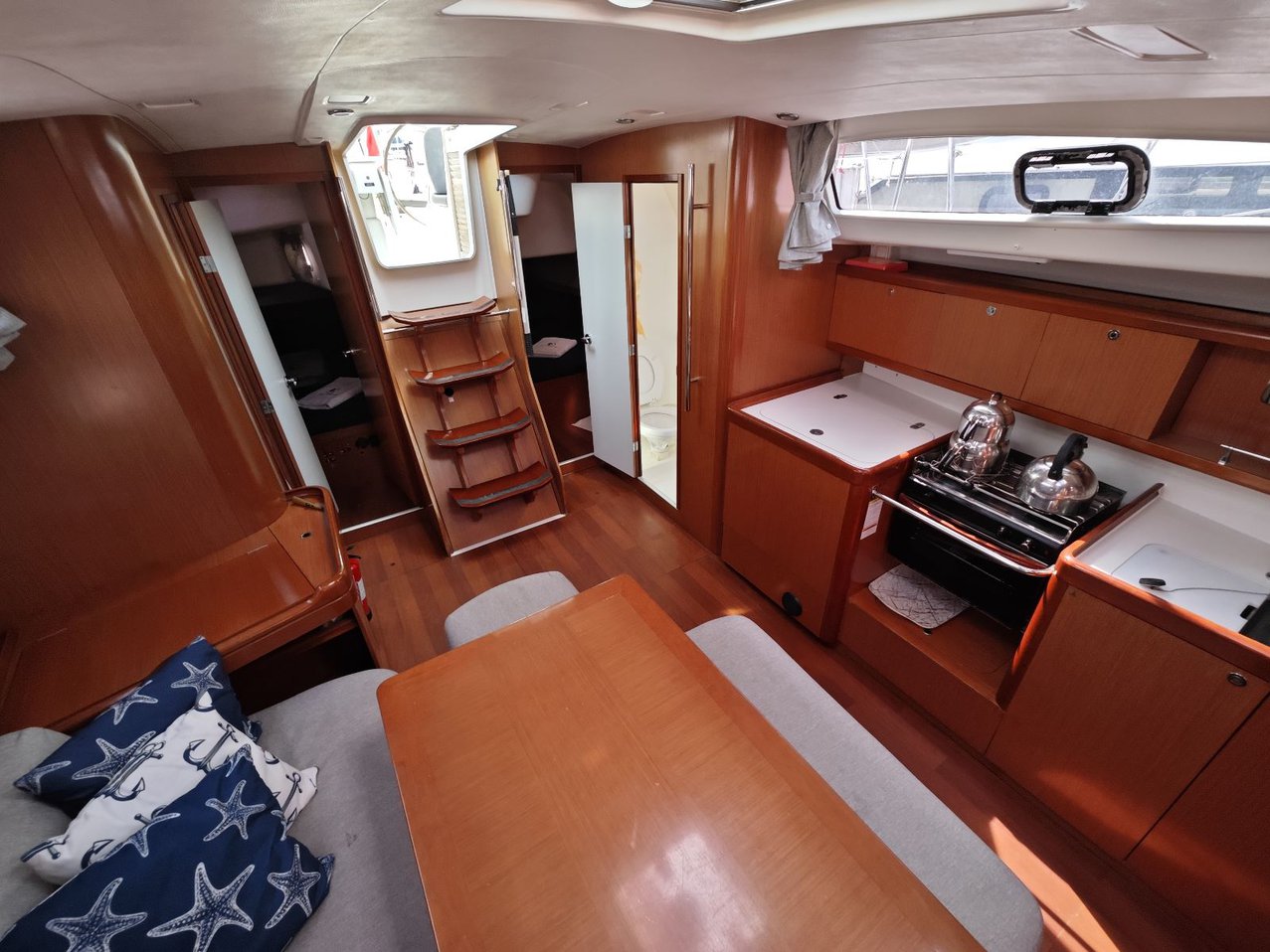 Oceanis 43 Family - 4 cab. — photo 8