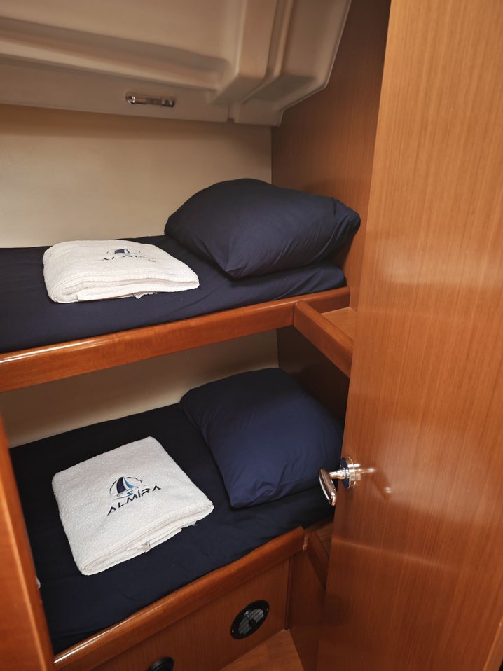 Oceanis 43 Family - 4 cab. — photo 15