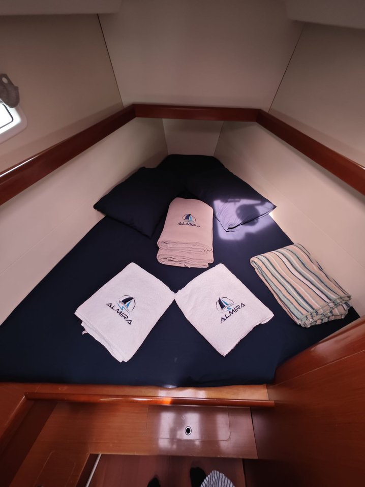Oceanis 43 Family - 4 cab. — photo 16
