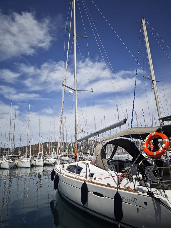 Oceanis 40 — photo 1