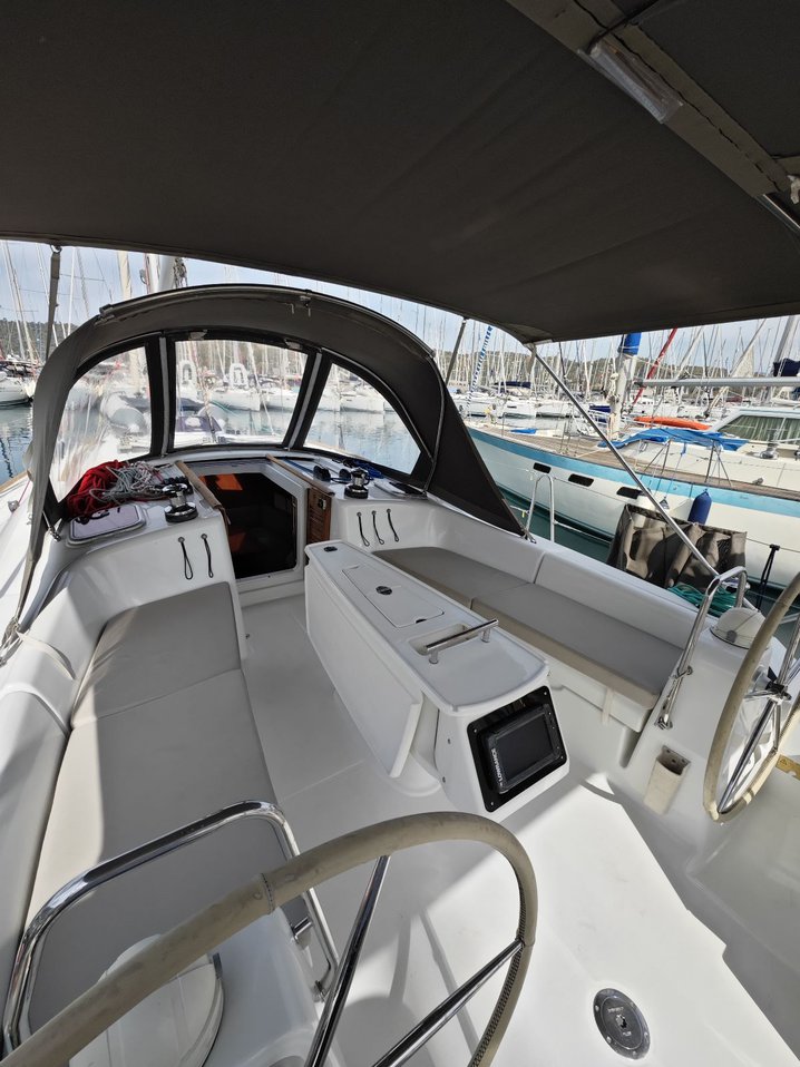 Oceanis 40 — photo 15
