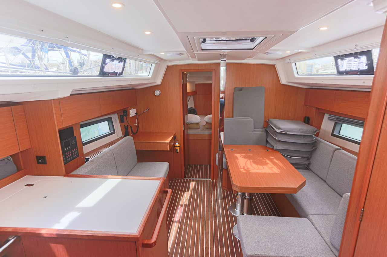 Bavaria C38 — photo 6