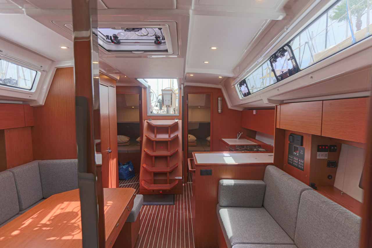 Bavaria C38 — photo 10