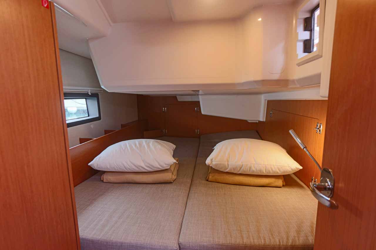 Bavaria C38 — photo 12