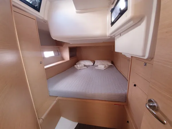 Dufour 530 - 5 + 1 cab. — photo 11
