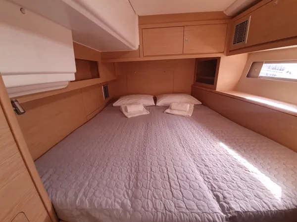Dufour 530 - 5 + 1 cab. — photo 12