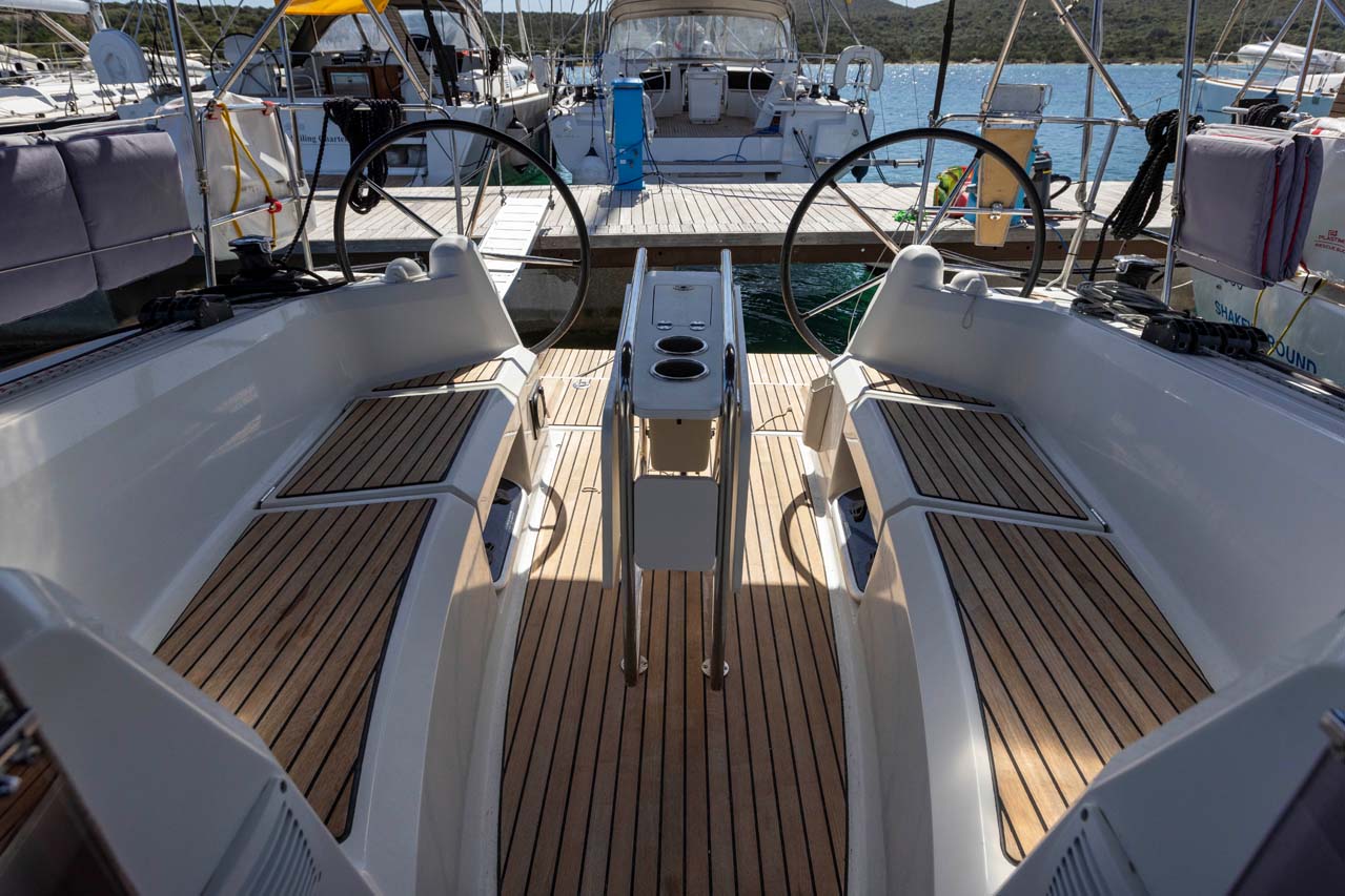 Sun Odyssey 349 - 2 cab. — photo 7