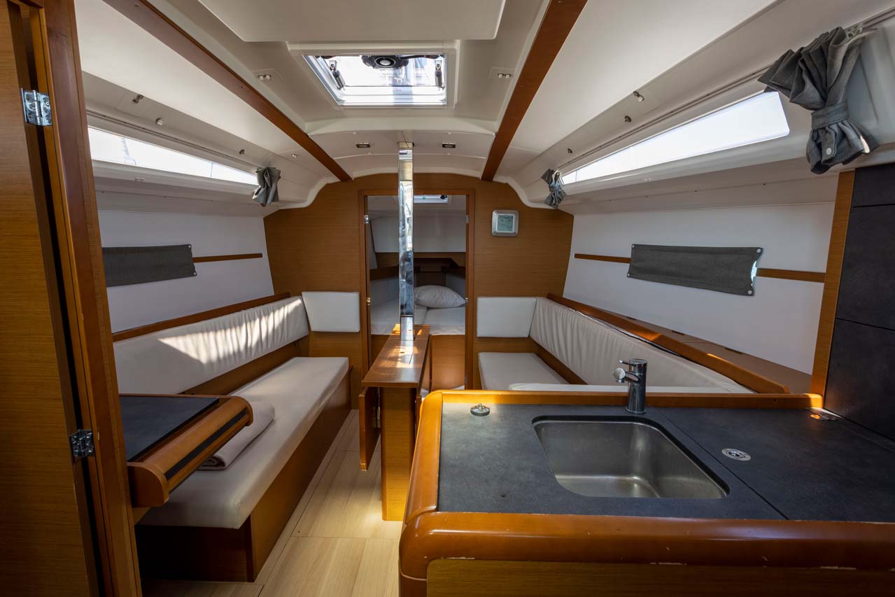 Sun Odyssey 349 - 2 cab. — photo 8