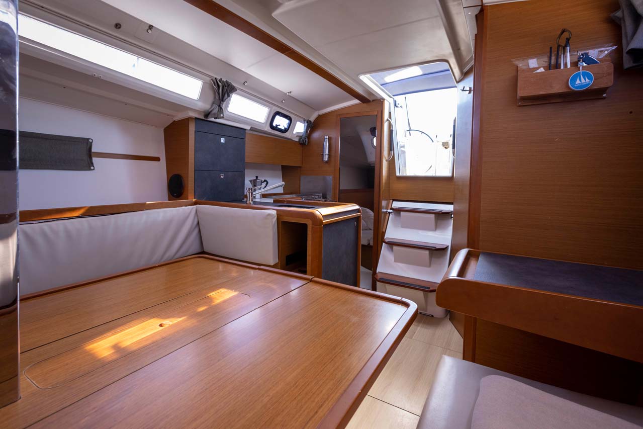 Sun Odyssey 349 - 2 cab. — photo 9