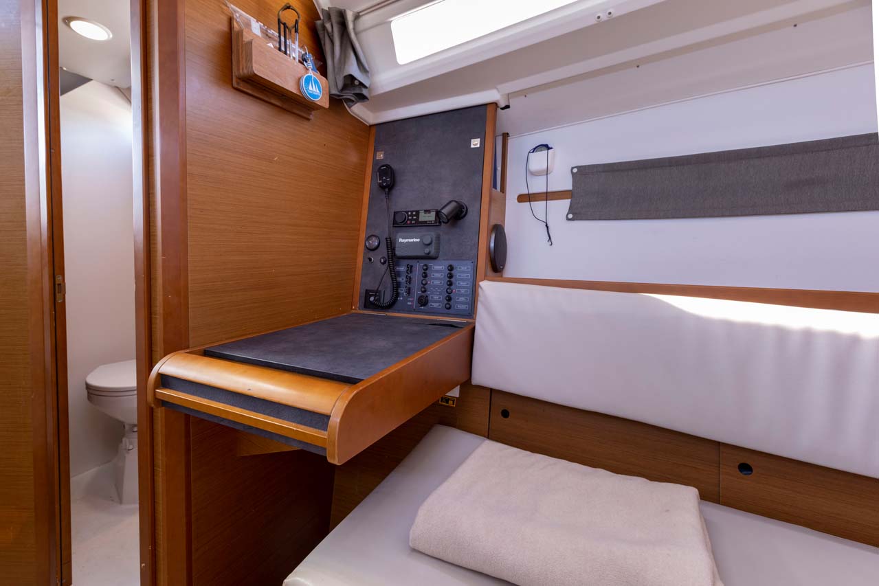 Sun Odyssey 349 - 2 cab. — photo 11