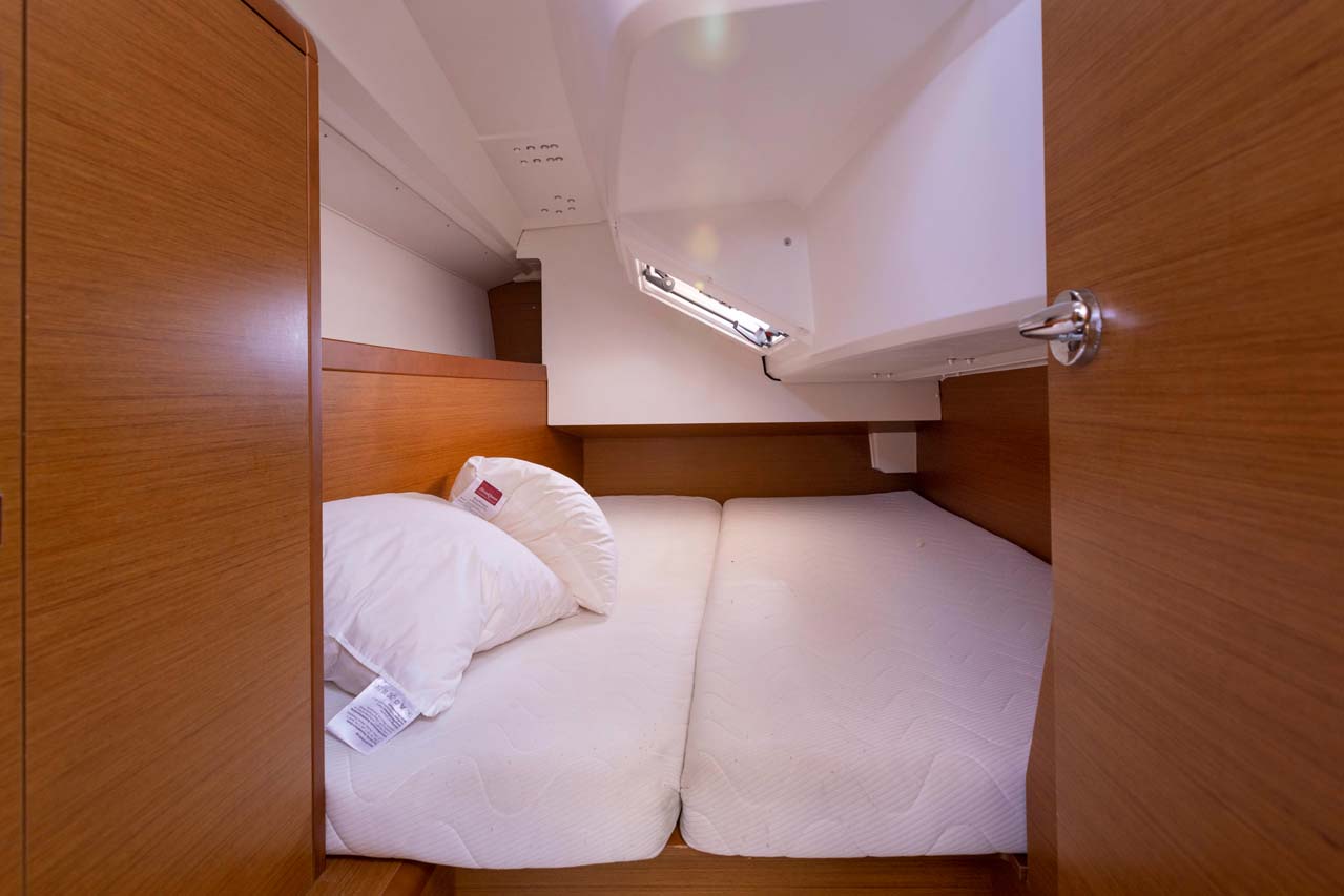Sun Odyssey 349 - 2 cab. — photo 14