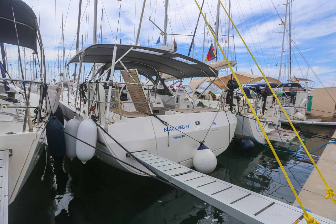 Bavaria C45 - 4 cab. — photo 3