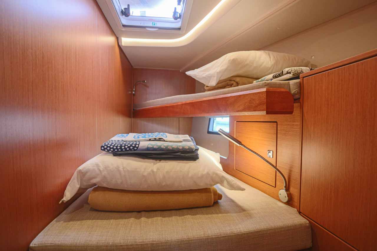 Bavaria C45 - 4 cab. — photo 16