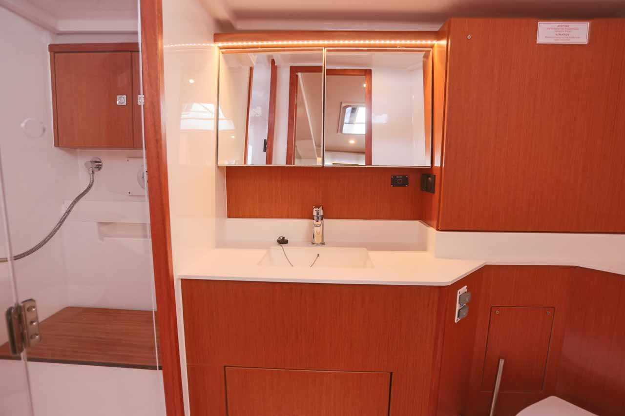 Bavaria C45 - 4 cab. — photo 19
