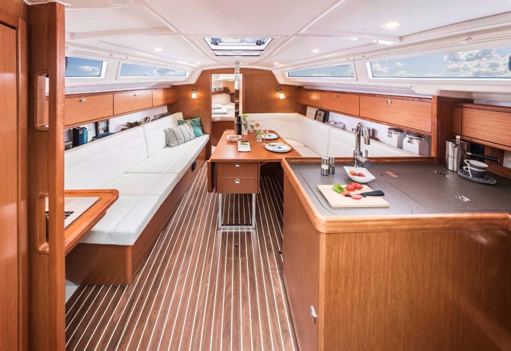 Bavaria Cruiser 34 — photo 5