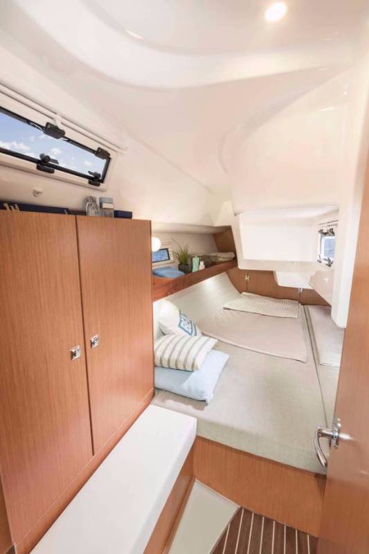 Bavaria Cruiser 34 — photo 9