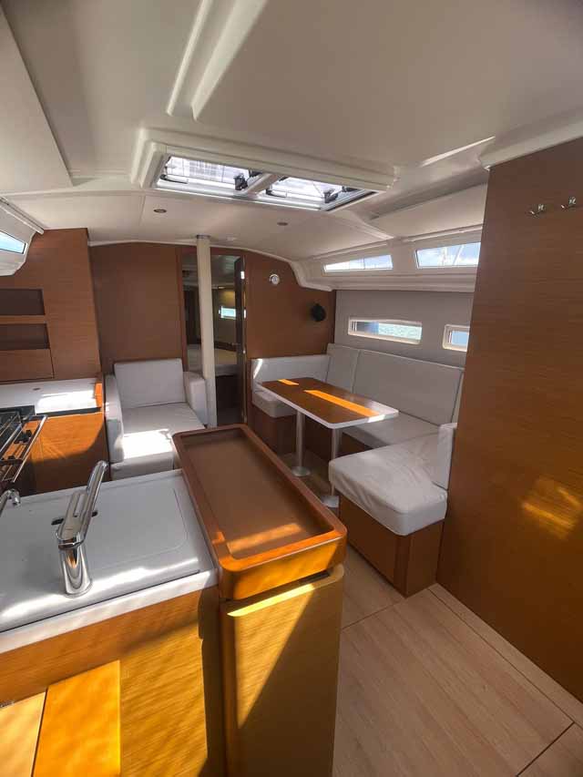 Sun Odyssey 410 - 3 cab. — photo 4