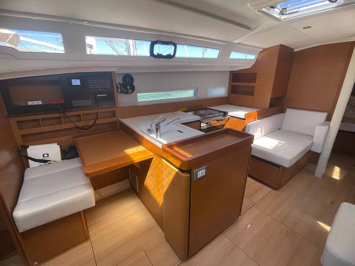 Sun Odyssey 410 - 3 cab. — photo 5