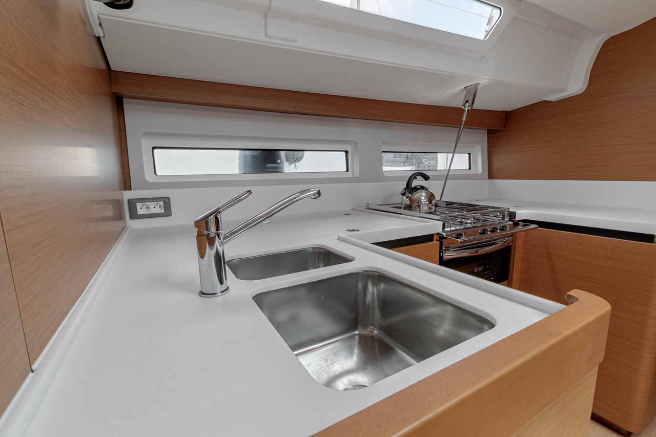 Sun Odyssey 490 - 5 cab. — photo 15