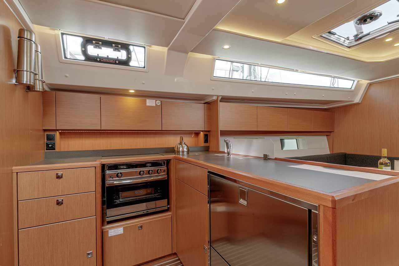 Bavaria C45 - 4 cab. — photo 15