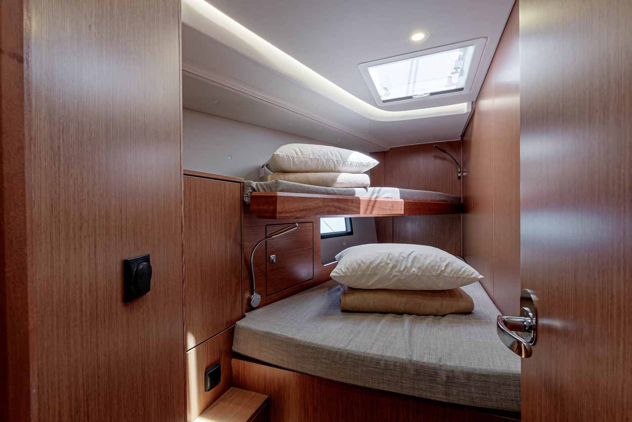 Bavaria C45 - 4 cab. — photo 19