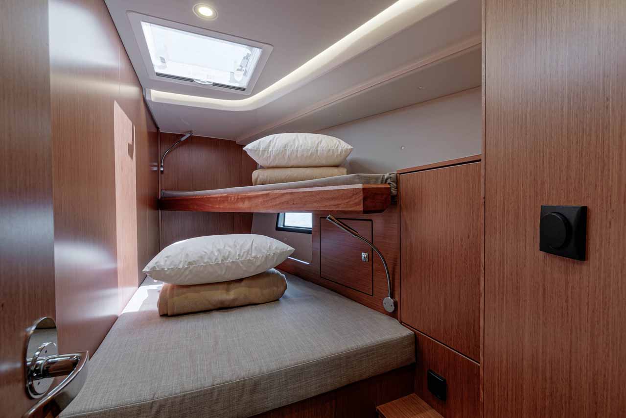 Bavaria C45 - 4 cab. — photo 20